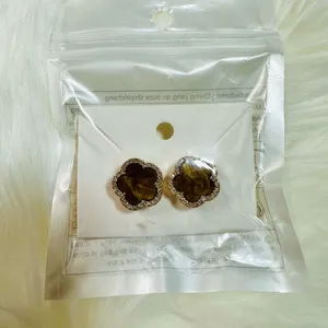 Elegant Silver Flower Earrings thumbnail 3
