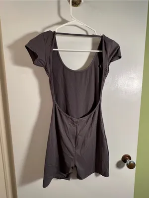 Women’s Size Small Athletic Romper Short Sleeve Open Back Dark Gray Scoop Neck‎ thumbnail 5
