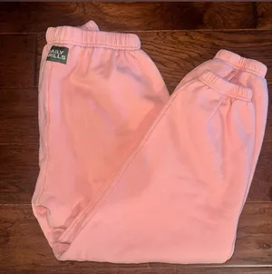 Daily Drills Sweatpants Size M/L #dailydrills #pink #loungewear #trending #parke thumbnail 1