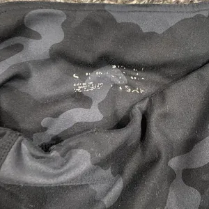 Yogalicious 7/8 Leggings with Side Pockets in Camo, Size S​​​​​​​​​​​ thumbnail 5