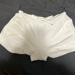 H&M pajama shorts thumbnail 2
