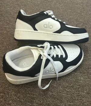 Alo shoes thumbnail 1