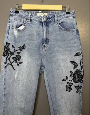 PacSun Mom Jeans Womens 29 Light Wash Hi Rise Embroidered Floral Denim thumbnail 1