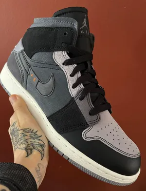 Air Jordan 1 Mid SE Craft GS ‘Inside Out - Black’ thumbnail 3