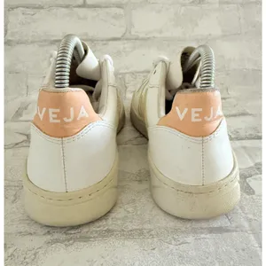 Veja V10 CWL White Sun Peach Trainers Vegan Leather Eco Friendly Lace Up Sz 6 thumbnail 6