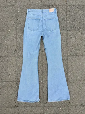 Bershka High Rise Flare Jean • Sz 6 thumbnail 3