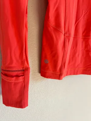 The shirt is a Lululemon Race With Grace 1/2 Zip Pullover Sz 6 nwot thumbnail 5