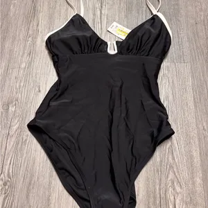 Shade & Shore Crepe U Wire One Piece Bathing Suit thumbnail 2
