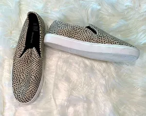 NWT Time & Tru slipon sneakers white/cream‎ & black thumbnail 1