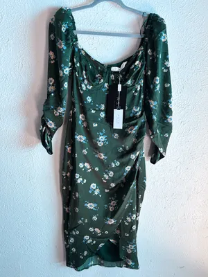 Astr Floral Print Long Sleeve Dress Forest Green NWT Sz Small thumbnail 2