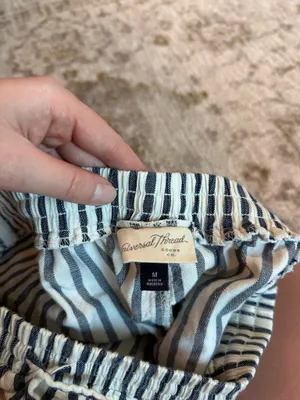 Universal Threads Shorts thumbnail 3