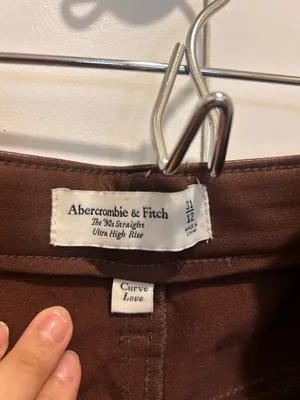 Abercrombie Curve Love 90s Straight High-Rise Faux Leather Pants thumbnail 3