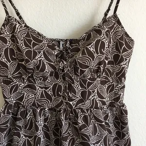 GAP floral top thumbnail 3