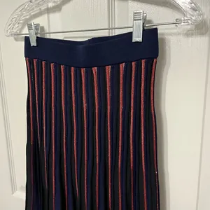 Marine‎ Layer Penny Pleated sweater knit Midi Skirt in Rainbow stripe sparkle XS thumbnail 4
