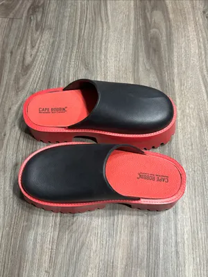 Cape Robbin Black Upper with Hot Pink Platform Clogs thumbnail 6