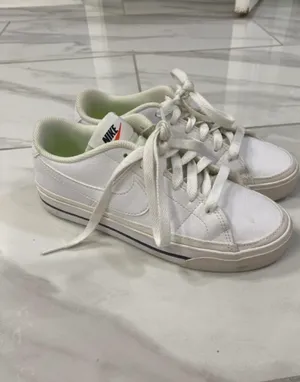 Nike  thumbnail 2