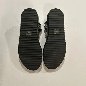 Madewell Black & White Geometric Strap Sandals Size 8.5 Boho Tribal Flat Sandals thumbnail 3