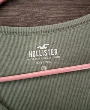 Hollister Baby Tee thumbnail 3