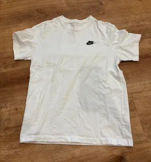 Nike White Tee Graphic thumbnail 1
