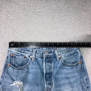 Levi's 501 Original Fit Jeans Women 28x28 Blue Distressed Button Fly Fit 28x27 thumbnail 12