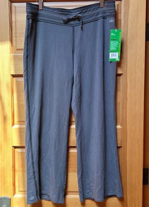 NWT ALO Yoga Pants Granite/Gray Wide Leg Bamboo Joggers Sweatpants Loungewear XL thumbnail 1