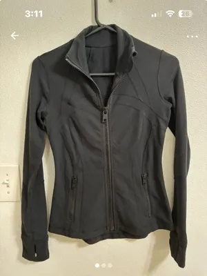 Lululemon Black Zip-Up Jacket - Sleek Fitted Style 4 thumbnail 1