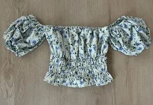 Abercrombie & Fitch Off-the-Shoulder Floral Puff Sleeve Smocked Crop Top Small thumbnail 1