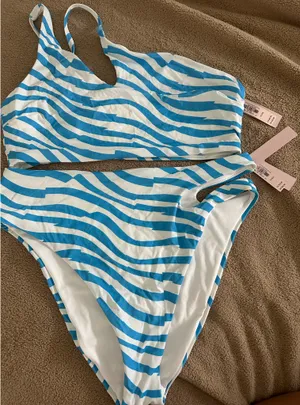 Victoria's Secret Bikini Set thumbnail 1