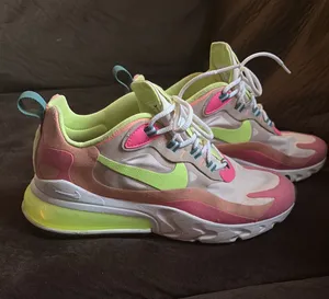 Nike Air Max 270 React thumbnail 1