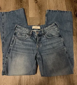 Hollister Jeans thumbnail 1