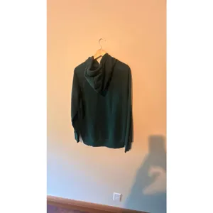 The North Face Women's Large Green Pullover Hoodie Plaid Logo Graphic Sweatshirt thumbnail 4