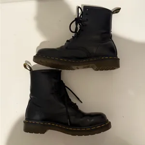 Dr. Martens Docs 1460 Smooth Black Leather Ankle Boots 11822 Size US 7 / EU 38 thumbnail 8