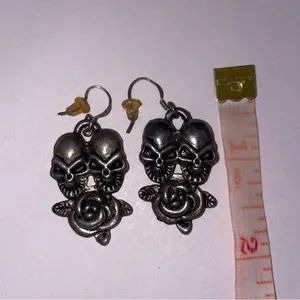 Vintage Silver Double Skull and Rose Dangle Earrings Goth Grunge Punk Witchy thumbnail 2
