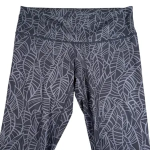 Lululemon Crop Leggings Womens Size 8 Black‎ Gray Palm Leaf Print thumbnail 1