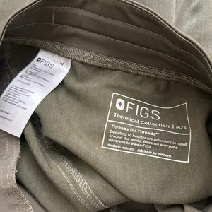 Figs olive green scrubs cargo pants sz M\S thumbnail 5