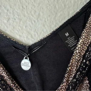 BKE Boutique Metallic Gold & Black Lace Cut Out Top Size Medium thumbnail 4