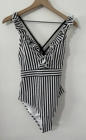 CUPSHE Women's V Neck One Piece M Swimsuit Ruffled Back Cross Swimwear Black NWT thumbnail 1