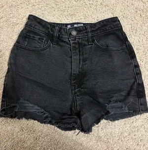Hollister Ultra High-Rise Mom Shorts thumbnail 3