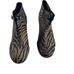 Aerosoles Patrole Car Zebra Print‎ Calf Hair Ankle Boots Womens 9M Brown Black thumbnail 2