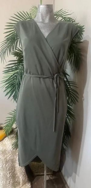 Anabelle S wrap midi dress in olive green size S thumbnail 1