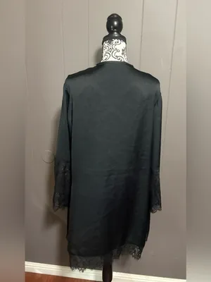 Black Lace Trim Satin Robe Size undefined thumbnail 4