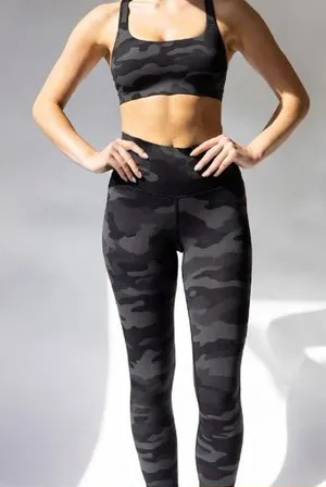 Alo Yoga Cropped Camo High Waist Leggings Size M Athletic Workout Yoga Pants thumbnail 1