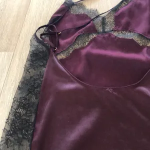 Victoria's Secret silky slip with BLK lace sides thumbnail 2