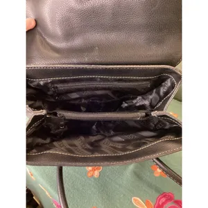 Black Pebbled‎ Shoulder Bag White Contrast Stitching Flap Top Handbag thumbnail 4