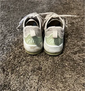 Nike Shoes thumbnail 2