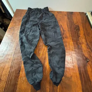 Lululemon Beyond the Studio Jogger 4 Camo Deep Coal Multi Black‎ Gray Joggers thumbnail 3