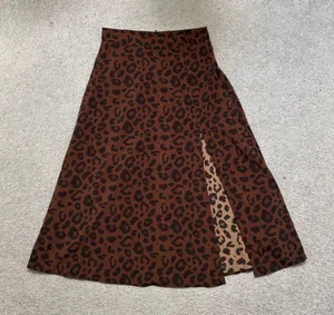 SHEIN Brown Leopard Print Midi Skirt with Side Slit thumbnail 1
