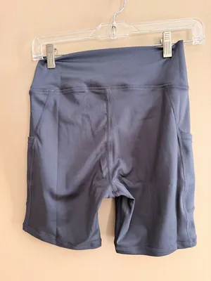 Halara M High-Rise Gray Biker Shorts With Side Pockets - M thumbnail 5