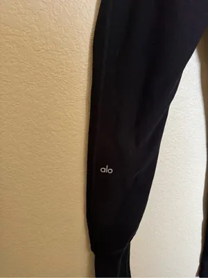 Alo Alosoft Lounge Leggings Size Medium in Black Rib Yoga Athleisure thumbnail 7