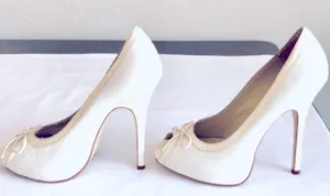 Cathy Jean Creamy Off-White High Heels Pumps: w/ Open Toe & Bow Accent, Leather, Wmns Sz. 7 thumbnail 2